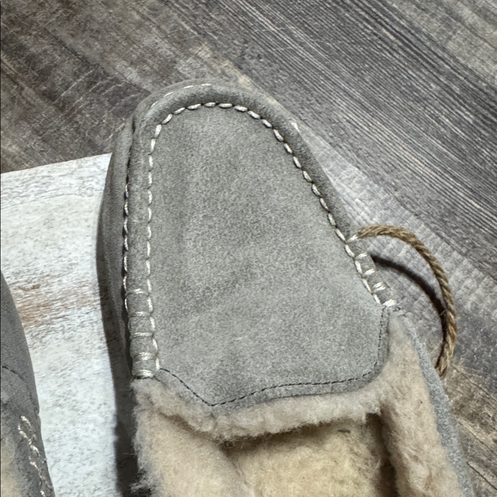 UGG Women’s Ansley Gray Slipper - rubber bottom. Size 11 -RUNS SMALL - Picture 7 of 14